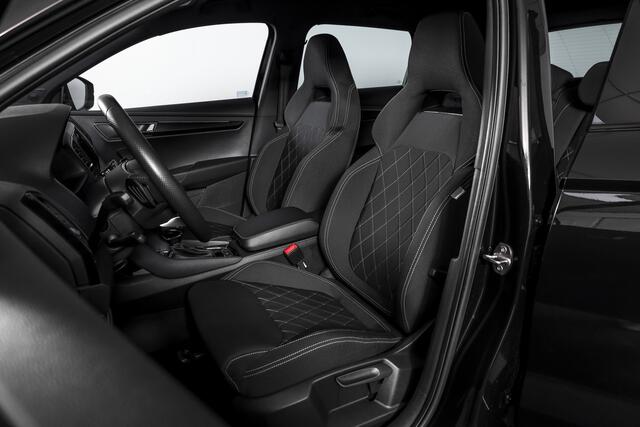 Skoda Karoq 1.5 TSI ACT Sportline Business 150 PK - Automaat | Elek. Trekhaak | Dig. Cockpit | Adapt. Cruise | PDC | Camera | NAV + App. Connect | ECC | DAB | LM 18" | 7979