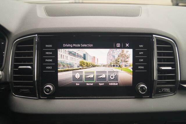 Skoda Karoq 1.5 TSI 150pk Sportline Business -PANO-ECC-LED-NAVI-