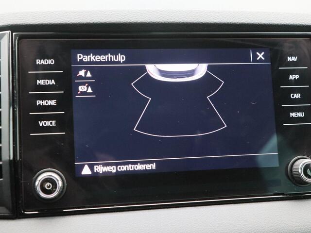 Skoda Karoq 1.5 TSi 150 Pk Automaat Business Edition | Adaptive Cruise | Climate Control | Stoelverwarming | Parkeersensoren | Navigatie | Carplay | 18 inch | 14.626 Km!!