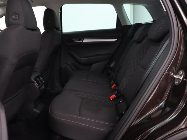 Skoda Karoq 1.0 TSI Style | Camera | Carplay | Navigatie | Full LED | Climate control | Parkeerhulp | Cruise control | Bluetooth