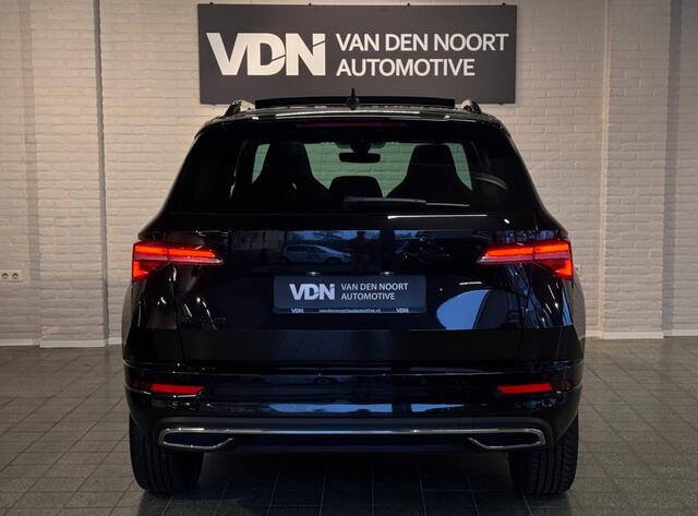 Skoda Karoq 1.5 TSI ACT Sportline Business DSG Pano Virtual ACC Trekhaak Stoelverw 18''