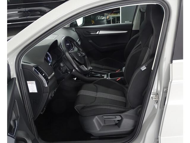 Skoda Karoq 116 pk DSG- Sportline- 19" -Privacyglas-ACC-Zeer nette auto! distributie vervangen, Carplay, Stoelverw,