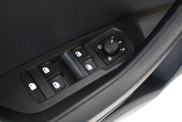 Skoda Karoq 1.0 TSI Business Edition Navigatie | Parkeersensoren | Cruise Control |