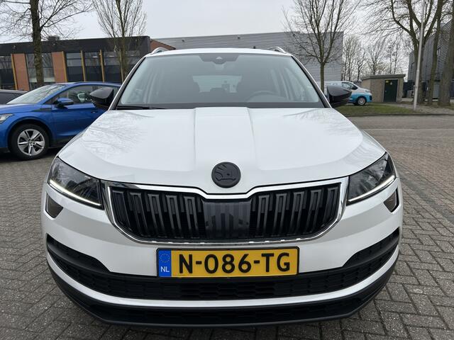 Skoda Karoq 1.0 TSI Style Bus. NAV CAMERA CARPLAY LED.