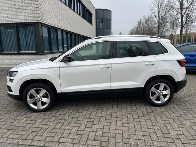 Skoda Karoq 1.0 TSI Style Bus. NAV CAMERA CARPLAY LED.