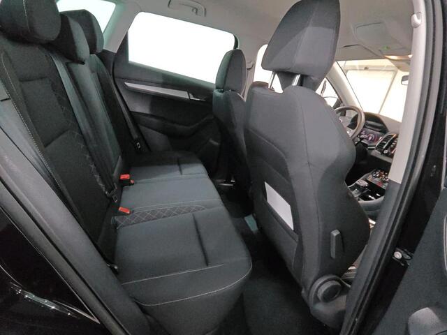 Skoda Karoq 1.5 TSI ACT Business Edition / Digitaal dashboard / Navigatie / LED / Climate controle / Parkeersensoren achter /