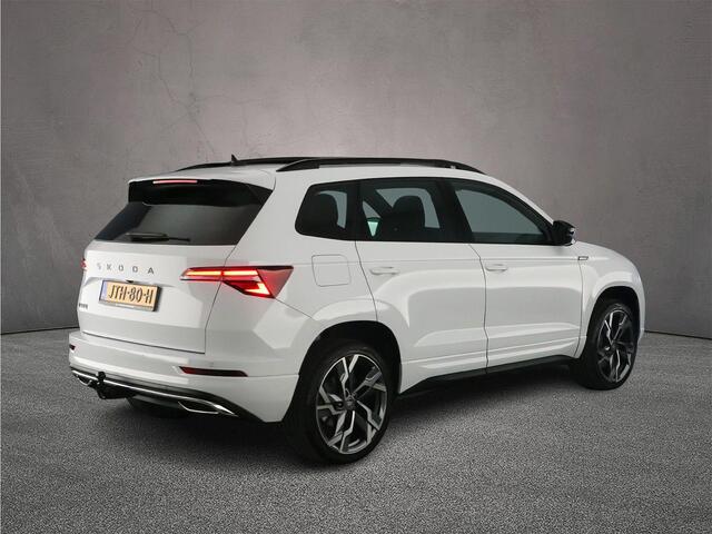 Skoda Karoq Sportline Business 1.5 TSI 150pk DSG Automaat Trekhaak, Panoramadak, CANTON audio, Adaptive cruise control, Elektrische achterklep, LED matrix koplampen