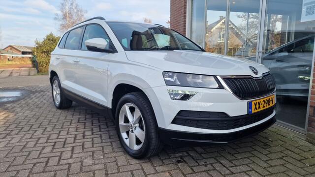 Skoda Karoq 1.5 TSI ACT Ambition Business, Metallic, Pano, Stoelverwarming