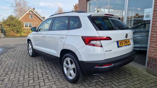 Skoda Karoq 1.5 TSI ACT Ambition Business, Metallic, Pano, Stoelverwarming