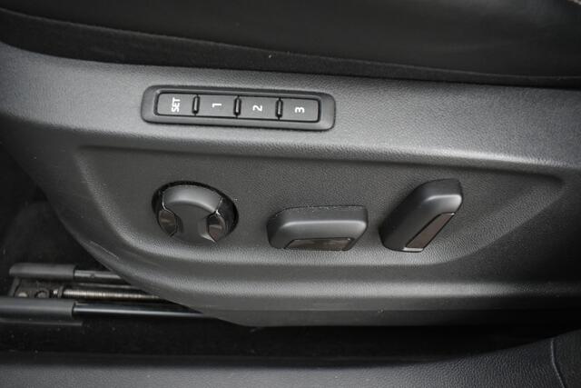 Skoda Karoq 1.5 TSI ACT Style Sport LEER, TREKH. ZÉÉR MOOI!