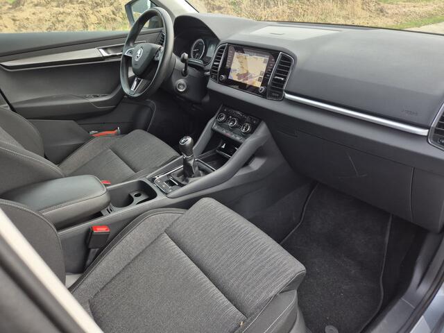 Skoda Karoq 1.0 TSI Business Edition Parkeersensoren / Stoelverwarming.
