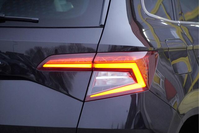 Skoda Karoq 1.5 TSI ACT 150PK! Automaat Business Edition Plus BJ2021 Lmv 17" | Led V+A | Pdc | Navi | Keyless entry | Panoramadak | Verwarmde voorruit | Elek. achterklep | Achteruitrijcamera | App-Connect | Virtual cockpit | Canton Audio | Verwarmde voorstoelen/stuur