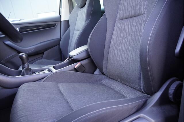 Skoda Karoq 1.5 TSI ACT 150PK! Business Edition Plus BJ2021 Lmv 17" | Led | Pdc | Navi | Keyless entry | Elek. trekhaak | App-Connect | Virtual cockpit | Climate control | Cruise control | Sportstoelen | Verwarmde voorstoelen/achterbank | Verwarmd stuurwiel