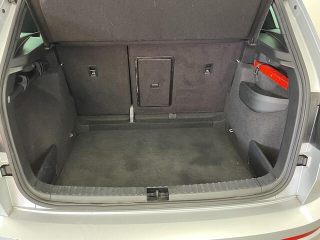 Skoda Karoq 1.5 TSI ACT Sportline Business NL-auto | 1e Eig. | Winterpakket | Panoramadak | El. Achterklep | Adaptive Cruise | Camera