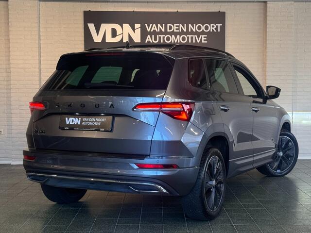 Skoda Karoq 1.5 TSI ACT Sportline Business DSG Pano Virtual ACC Trekhaak Stoelverw 18''