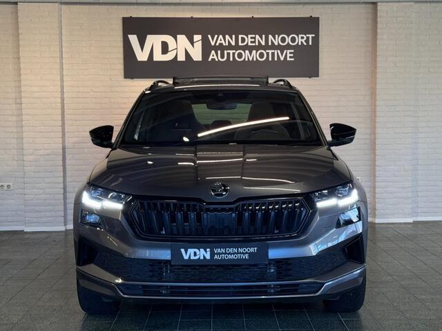 Skoda Karoq 1.5 TSI ACT Sportline Business DSG Pano Virtual ACC Trekhaak Stoelverw 18''