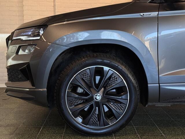 Skoda Karoq 1.5 TSI ACT Sportline Business DSG Pano Virtual ACC Trekhaak Stoelverw 18''