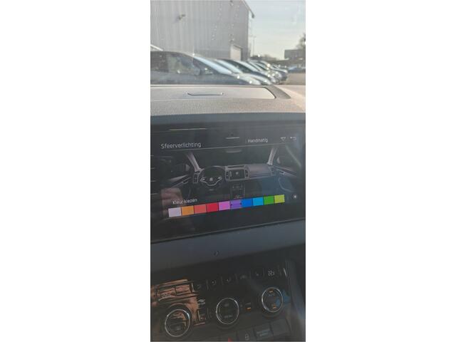 Skoda Karoq 1.5 TSI 150pk Style Navigatie Stoelverwarming Keyless Stoelgeheugen Camera