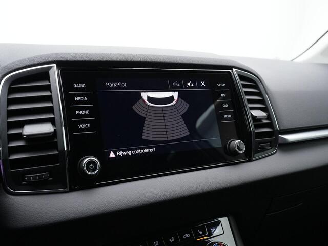 Skoda Karoq 1.5 TSI ACT 150 pk DSG Style | Trekhaak | Adaptive Cruise | Stoelverwarming | Carplay