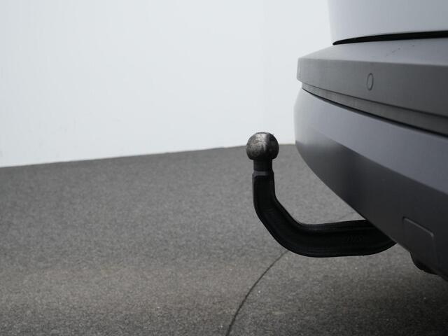 Skoda Karoq 1.5 TSI ACT 150 pk DSG Style | Trekhaak | Adaptive Cruise | Stoelverwarming | Carplay