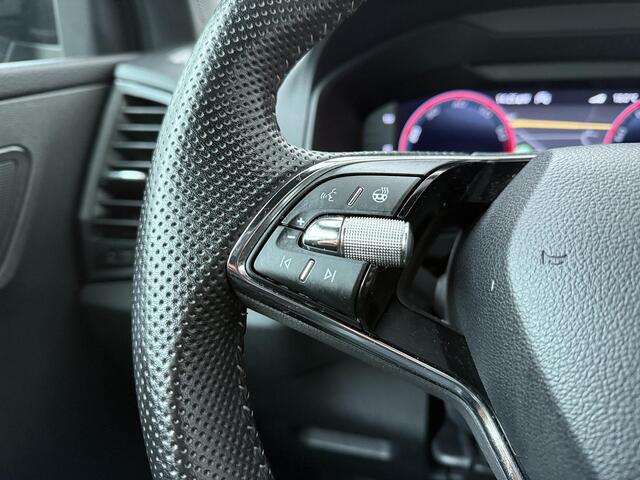 Skoda Karoq 1.5 TSI ACT Sportline Business | 150 PK | Trekhaak | Matrix LED koplampen | Navigatiesysteem | Apple Carplay/Android Auto |