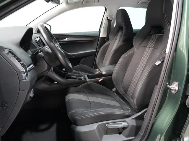 Skoda Karoq 1.5 TSI ACT 150pk DSG Sport Sportstoelen Camera Navigatie Privacy Glass Keyless 19"lm 286