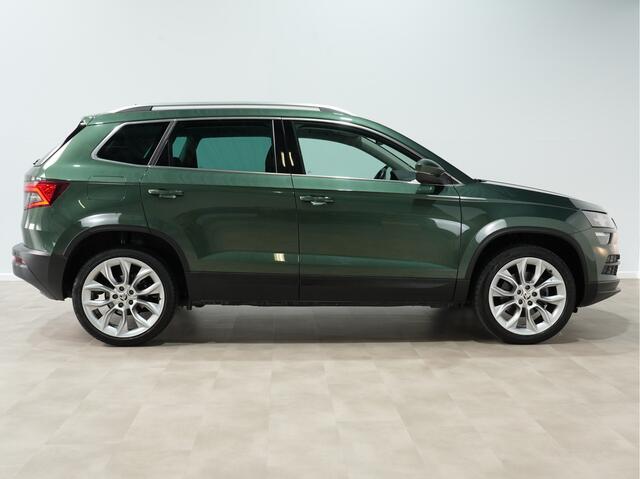Skoda Karoq 1.5 TSI ACT 150pk DSG Sport Sportstoelen Camera Navigatie Privacy Glass Keyless 19"lm 286