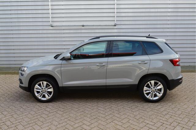 Skoda Karoq 1.5 TSI ACT Business Edition O.a: Trekhaak, PDC, Cruise, Clima, Navi, Carplay, Etc. All-in prijs!