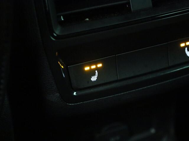 Skoda Karoq 1.5TSI/150PK DSG ACT Sportline Business · Panoramadak · Leder · Camera + Parkeersensoren · Garantie t/m 08-08-2026