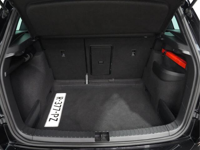 Skoda Karoq 1.5 TSI ACT Sportline Business Panoramadak Trekhaak Privacy Glass