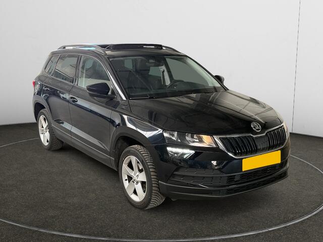 Skoda Karoq 1.5 TSI ACT Business Edition+ Aut- Panoramadak, Keyless, Carplay, Android Auto, Camera, Leder Interieur