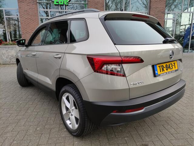 Skoda Karoq 1.5 TSI DSG ACT Ambition Business Adaptieve Cr.control - Achteruitrijcamera - Getinte ruiten - 17inch LMV - NL auto