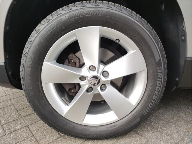 Skoda Karoq 1.5 TSI DSG ACT Ambition Business Adaptieve Cr.control - Achteruitrijcamera - Getinte ruiten - 17inch LMV - NL auto