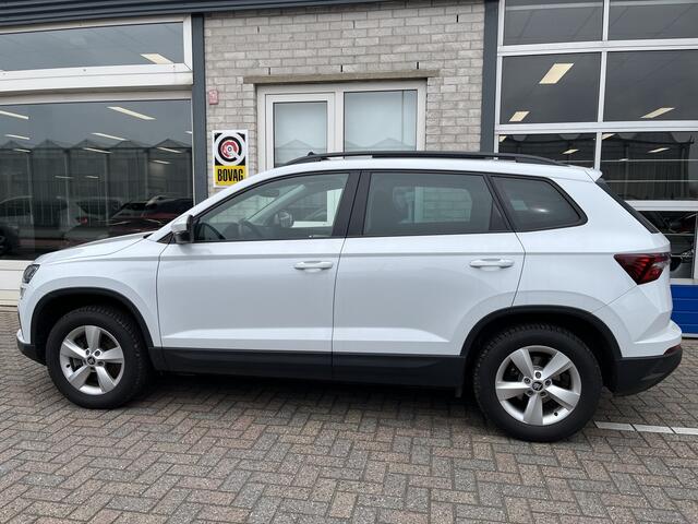 Skoda Karoq 1.5 TSI ACT Ambition / AUTOMAAT/ PANODAK/ KEYLESS/ CRUISE/ DIGITAL DASH/ DAB/ NAVI/ SMARTLINK/ CLIMA/ STOELVERWARMING/ PARK. SENSOREN + CAMERA