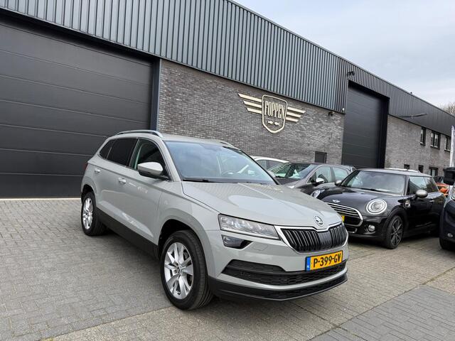 Skoda Karoq 1.5 TSI ACT Business Edition Plus | 1E EIGENAAR | 12MND GARANTIE | AUTOMAAT | LED | SFEERLICHT | TREKHAAK |