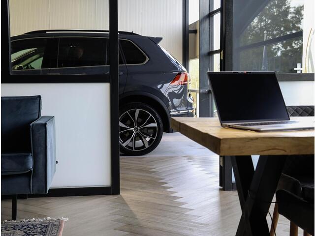 Skoda Karoq 1.5 TSI ACT Sportline Business DSG Adaptive Cruise Camera 32.390km!