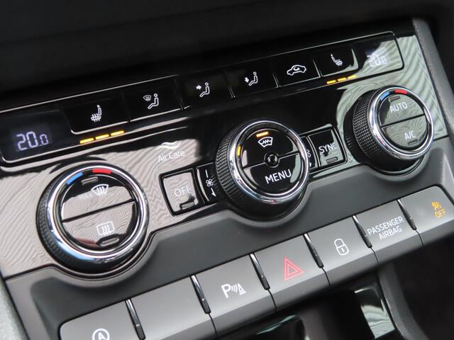 Skoda Karoq 1.5 TSI ACT Sportline Business DSG | pano dak | trekhaak wegklapbaar | canton soundsystem | verwarmbare voorruit |