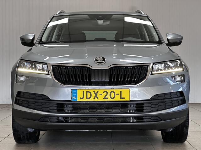 Skoda Karoq 1.5 TSI ACT Business Edition/ Trekhaak/ 150pk/ Virtual Cockpit/ 18'' LMV/ LED Koplampen/ Keyless/ Camera/ Adaptive Cruise/ Apple + Android/ Grootlicht Assist./ DAB+/ Extra getint glas/ PDC V+A/ Dakrails.