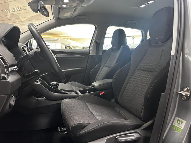 Skoda Karoq 1.5 TSI ACT Business Edition/ Trekhaak/ 150pk/ Virtual Cockpit/ 18'' LMV/ LED Koplampen/ Keyless/ Camera/ Adaptive Cruise/ Apple + Android/ Grootlicht Assist./ DAB+/ Extra getint glas/ PDC V+A/ Dakrails.