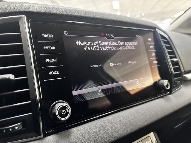 Skoda Karoq 1.5 TSI ACT Business Edition/ Trekhaak/ 150pk/ Virtual Cockpit/ 18'' LMV/ LED Koplampen/ Keyless/ Camera/ Adaptive Cruise/ Apple + Android/ Grootlicht Assist./ DAB+/ Extra getint glas/ PDC V+A/ Dakrails.
