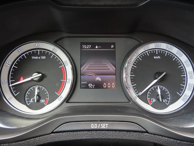 Skoda Karoq 1.5 TSI ACT Style DSG | trekhaak | stoel + stuurwielverwarming | camera |