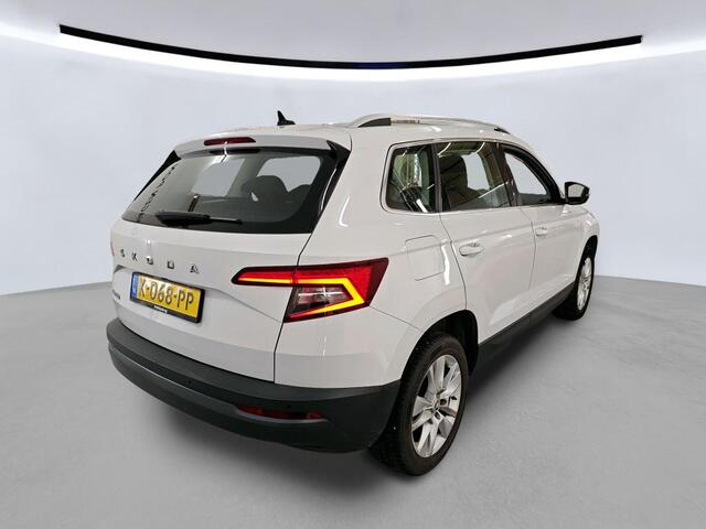 Skoda Karoq 1.5 TSI ACT 150pk DSG Business Edition Plus / Panoramadak / LED / Navi / Camera / Cruise Control