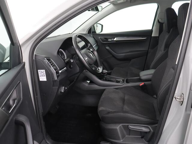 Skoda Karoq 1.5 TSI Business Edition Plus | Stoelverwarming | Trekhaak | Camera | Carplay | Navigatie | Keyless | Full LED | Verwarmde voorruit | Parkeerhulp | Climate control | DAB | Cruise control