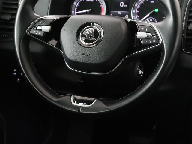 Skoda Karoq 1.5 TSI Business Edition Plus | Stoelverwarming | Trekhaak | Camera | Carplay | Navigatie | Keyless | Full LED | Verwarmde voorruit | Parkeerhulp | Climate control | DAB | Cruise control