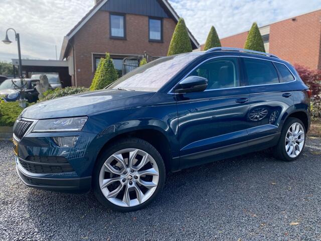 Skoda Karoq 1.5 TSI DSG BNS.ED. PLUS Full Options Panoramadak Leer Alcantara Trekhaak ACC