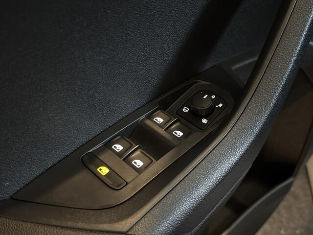 Skoda Karoq TSI 115PK SELECTION CARPLAY/LED/ECC