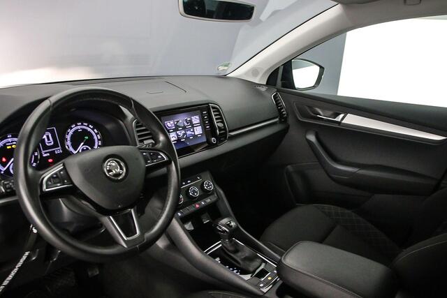 Skoda Karoq Ambition 1.5 TSI 150pk DSG Automaat Trekhaak, Achteruitrijcamera, Cruise control, Stoelverwarming, App connect, Airco, DAB, Radio