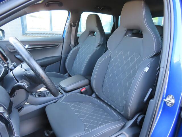 Skoda Karoq 1.5 TSI ACT Sportline Business | trekhaak wegklapbaar | camera | Elektrisch bedienbare achterklep | stoelverwarming |
