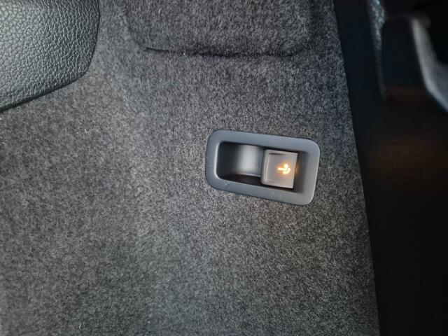 Skoda Karoq 1.5 TSI ACT Sportline Business, Automaat, PANO, Camera, Trekhaak, ACC, VCC, ALL IN Prijs!