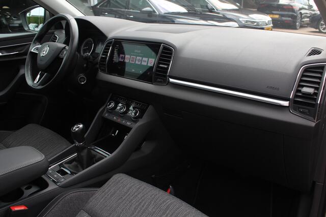 Skoda Karoq 1.5 TSI ACT Style Business / Trekhaak / Camera / Keyless / CarPlay / 18'' / Canton Audio / DAB / Stoelverwarming / Cruise Control Adaptief